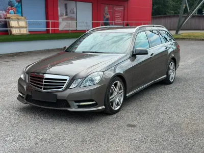 Gebraucht Mercedes E300 AMG line 231 PS (169 kW) 2012 Silber Limousine