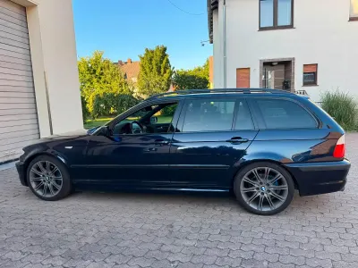 Gebraucht BMW 325 192 PS (141 kW) 2004 Blau Kombi