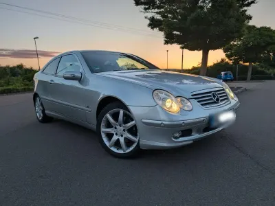 Gebraucht Mercedes C200 163 PS (119 kW) 2003 Silber Coupé