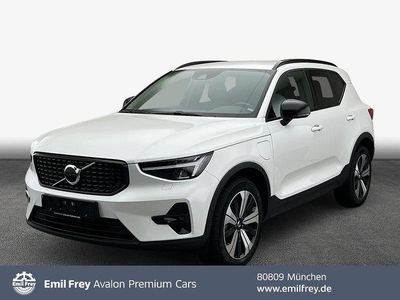 Crystal weißperleffekt Gebraucht 2022 Volvo XC40 Plus SUV | 34.749 € (Fairer Preis)