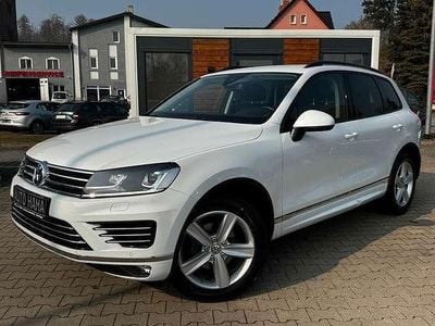 Gebraucht VW Touareg Terrain Tech 262 PS (192 kW) 2015 Weiß metallic SUV