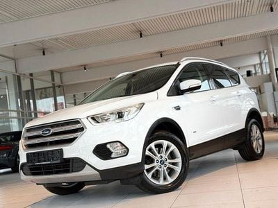 Gebraucht Ford Kuga Titanium 150 PS (110 kW) 2017 Weiß SUV
