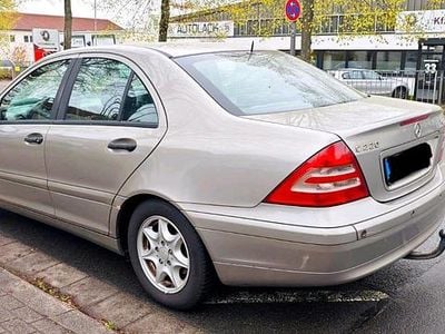 Gebraucht Mercedes C220 143 PS (105 kW) 2003 Grau Limousine