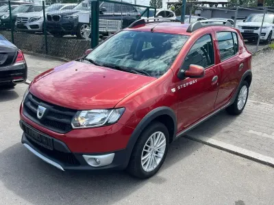 Gebraucht Dacia Sandero Stepway 90 PS (66 kW) 2013 Rot Limousine