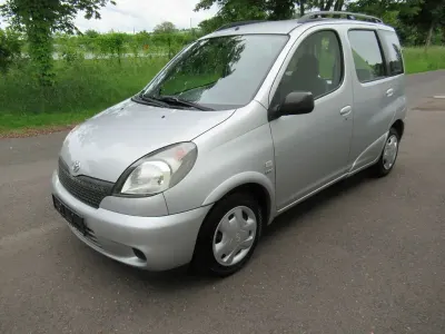 Gebraucht Toyota Yaris Verso Sol 86 PS (63 kW) 2002 Silber Van / Kleinbus