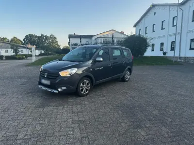 Gebraucht Dacia Lodgy Stepway 116 PS (85 kW) 2016 Grau Van / Kleinbus