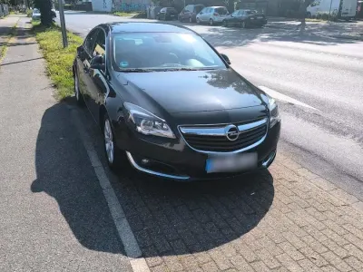 Gebraucht Opel Insignia 136 PS (100 kW) 2015 Schwarz Limousine