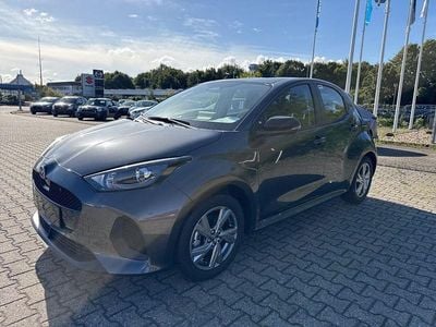 Neu Mazda 2 Exclusive-Line 116 PS (85 kW) 2025 Grau Limousine