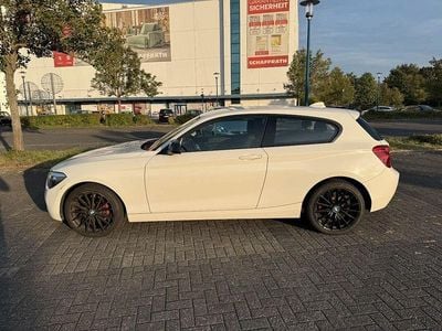 Gebraucht BMW 114 102 PS (75 kW) 2013 Weiß Kleinwagen