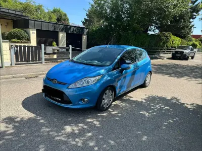 Używany Ford Fiesta 95 KM (69 kW) 2012 Niebieski Sedan/Limuzyna