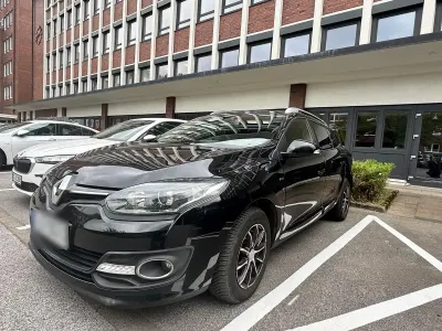 Gebraucht Renault Mégane III 140 PS (102 kW) 2015 Schwarz Limousine