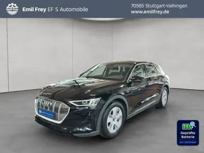 Gebraucht Audi e-tron Basis 230 kW (313 PS) 2022 Brillantschwarz SUV