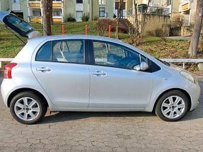 Gebraucht Toyota Yaris Executive 87 PS (63 kW) 2009 Silber Kleinwagen