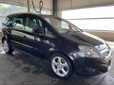 Schwarz Gebraucht 2010 Opel Zafira Van / Kleinbus | 3.990 € (Teuer)
