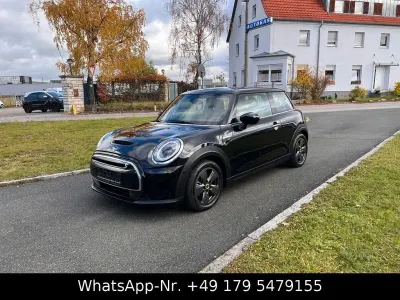Gebraucht Mini Cooper SE Essential 135 kW (184 PS) 2022 Schwarz Kleinwagen