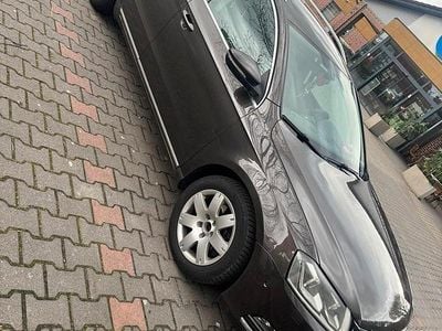 Gebraucht VW Passat 170 PS (125 kW) 2012 Grün Kombi