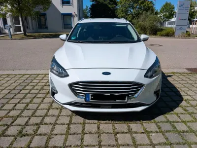 Gebraucht Ford Focus Cool & Connect 125 PS (91 kW) 2020 Weiß Kombi