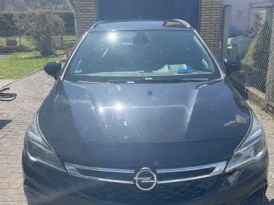 Gebraucht Opel Astra 95 PS (69 kW) 2016 Schwarz Kombi