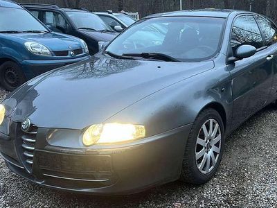 Gebraucht Alfa Romeo 147 Distinctive 105 PS (77 kW) 2003 Grau Kleinwagen