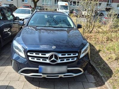 Usata Mercedes GLA200 156 CV (114 kW) 2018 Blu SUV