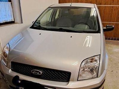 Usata Ford Fusion Trend 101 CV (74 kW) 2005 Grigio Utilitaria