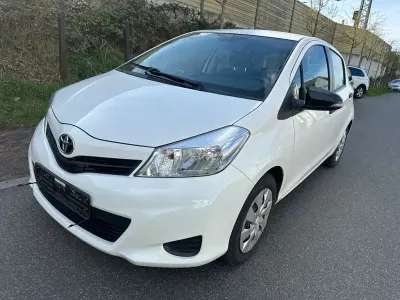 Gebraucht Toyota Yaris Cool 69 PS (50 kW) 2012 Weiß Kleinwagen