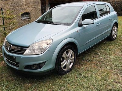 Second-hand Opel Astra 116 CP (85 kW) 2009 Albastru Berlinǎ