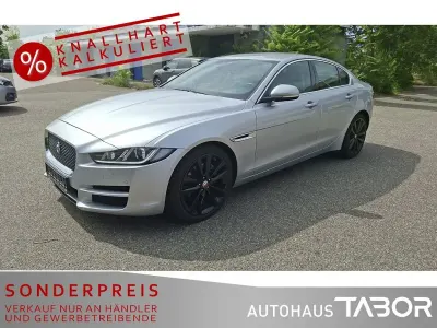 Gebraucht Jaguar XE Prestige 179 PS (131 kW) 2016 Indus silver Limousine