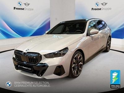 Grau Gebraucht 2024 BMW i5 M Sport Kombi | 70.490 € (Etwas zu teuer)