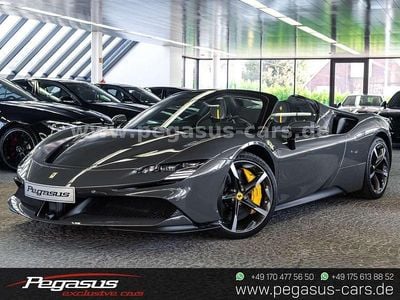 Gebraucht Ferrari SF90 1001 PS (736 kW) 2024 Grau Cabrio