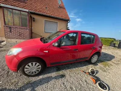 Gebraucht Dacia Sandero 75 PS (55 kW) 2010 Rot Kleinwagen