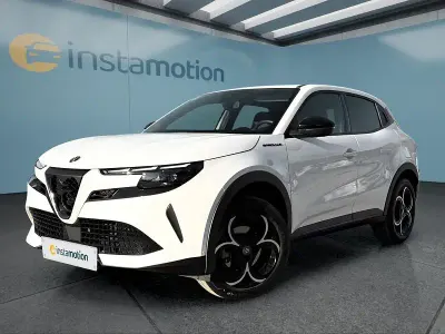 Second-hand Alfa Romeo Junior 136 CP (100 kW) 2025 Alb SUV