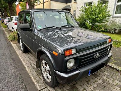 Lada Urban