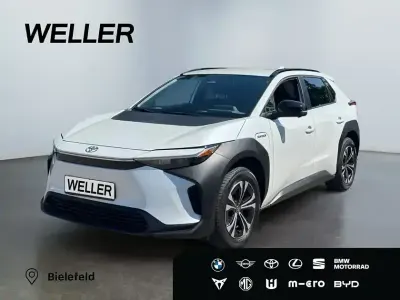 Gebraucht Toyota bZ4X 164 kW (224 PS) 2023 Weiss SUV
