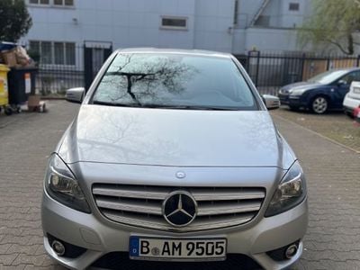 Mercedes B180
