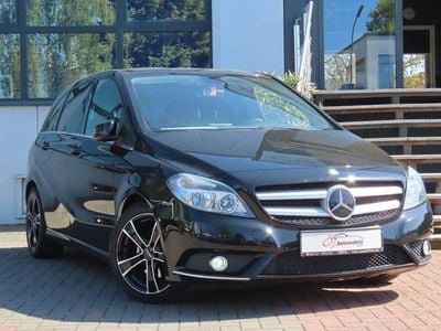 Begagnad Mercedes B180 Sport 135 HK (99 kW) 2014 Svart Minibuss