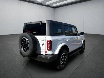 Nouă Ford Bronco 334 CP (245 kW) 2026 Alb SUV
