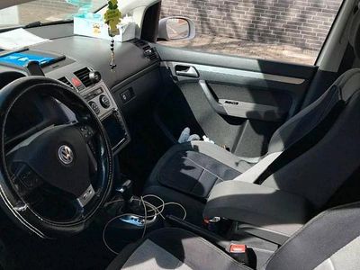 Usata VW Touran R-line 140 CV (102 kW) 2010 Bianco Monovolume