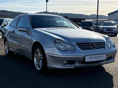 Gebraucht Mercedes C180 129 PS (94 kW) 2001 Silber Coupé
