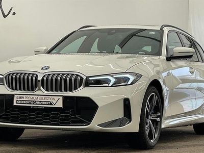 Gebraucht BMW 330e Comfort Edition 292 PS (214 kW) 2025 Alpinweiß uni Kombi