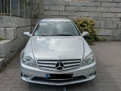 Gebraucht Mercedes C180 143 PS (105 kW) 2010 Silber Coupé