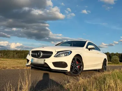 Gebraucht Mercedes C180 AMG line 156 PS (114 kW) 2016 Weiß Coupé