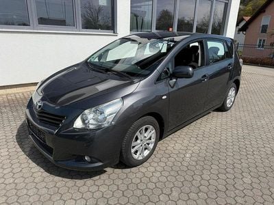 Usata Toyota Verso Edition 147 CV (108 kW) 2011 Grigio Monovolume