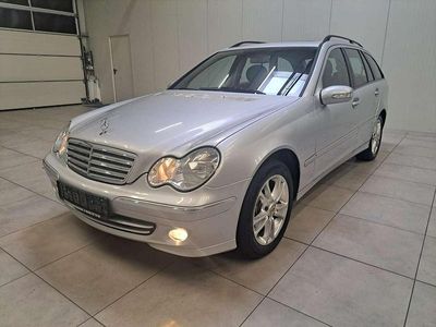 Gebraucht Mercedes C220 150 PS (110 kW) 2005 Iridiumsilber Kombi