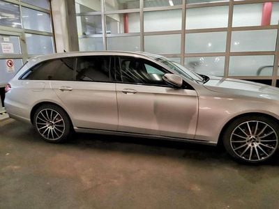 Gebraucht Mercedes E220 Avantgarde 194 PS (142 kW) 2017 Silber Kombi
