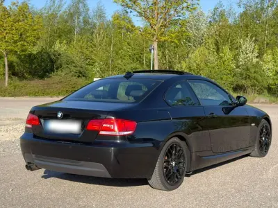 Gebraucht BMW 325 M Sport 218 PS (160 kW) 2009 Schwarz Coupé