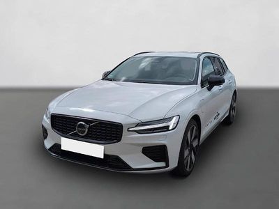 Weiß Gebraucht 2025 Volvo V60 Plus Kombi | 58.700 €