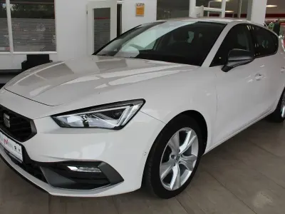 Gebraucht Seat Leon FR 131 PS (96 kW) 2022 Weiß Limousine