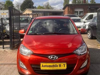 Gebraucht Hyundai i20 Edition 86 PS (63 kW) 2013 Rot Kleinwagen