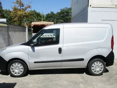 Gebraucht Opel Combo 90 PS (66 kW) 2014 Silber Van / Kleinbus